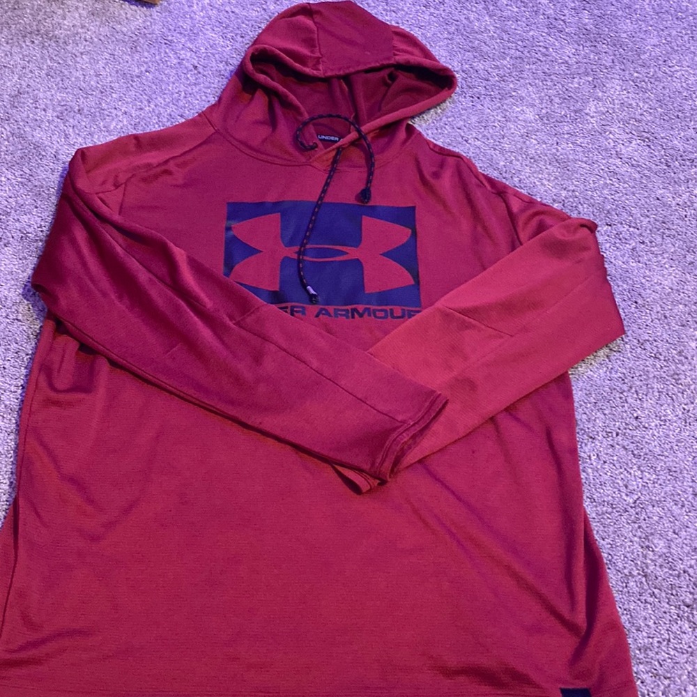 Light wear under armor long sleave